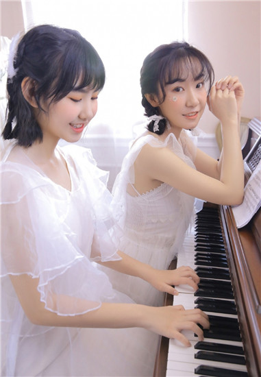 聂小雨多人运动3分25秒截图4
